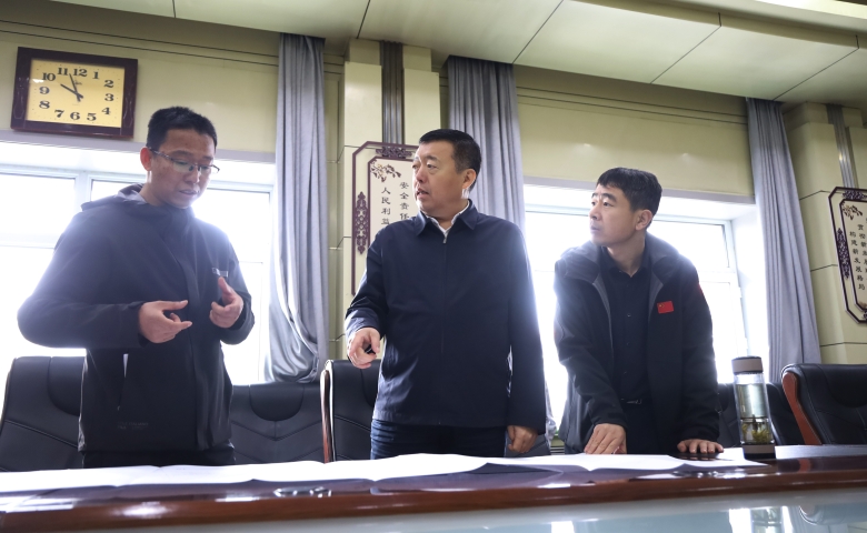 韓福生在富力礦調(diào)研檢查時(shí)強(qiáng)調(diào)扎實(shí)推進(jìn)重點(diǎn)工程施工...